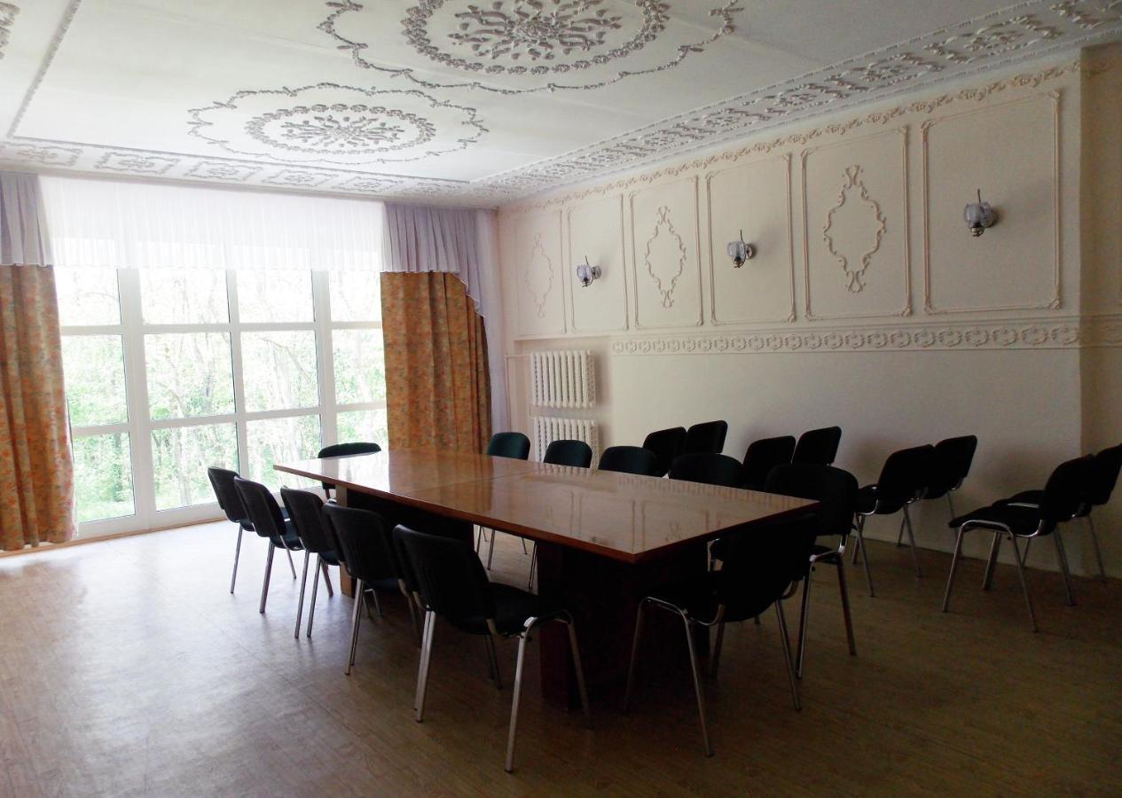 Dibrova Hotel Била Церква Екстериор снимка